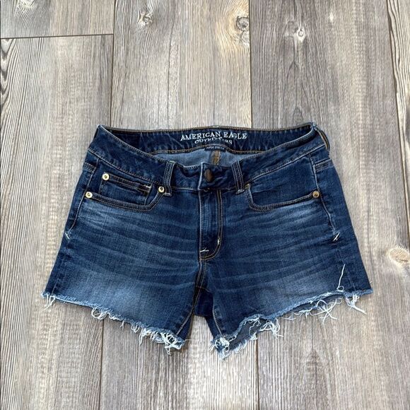 American Eagle Outfitters Blue Jean Shorts Classic Cut-Off Style - Picture 1 of 8